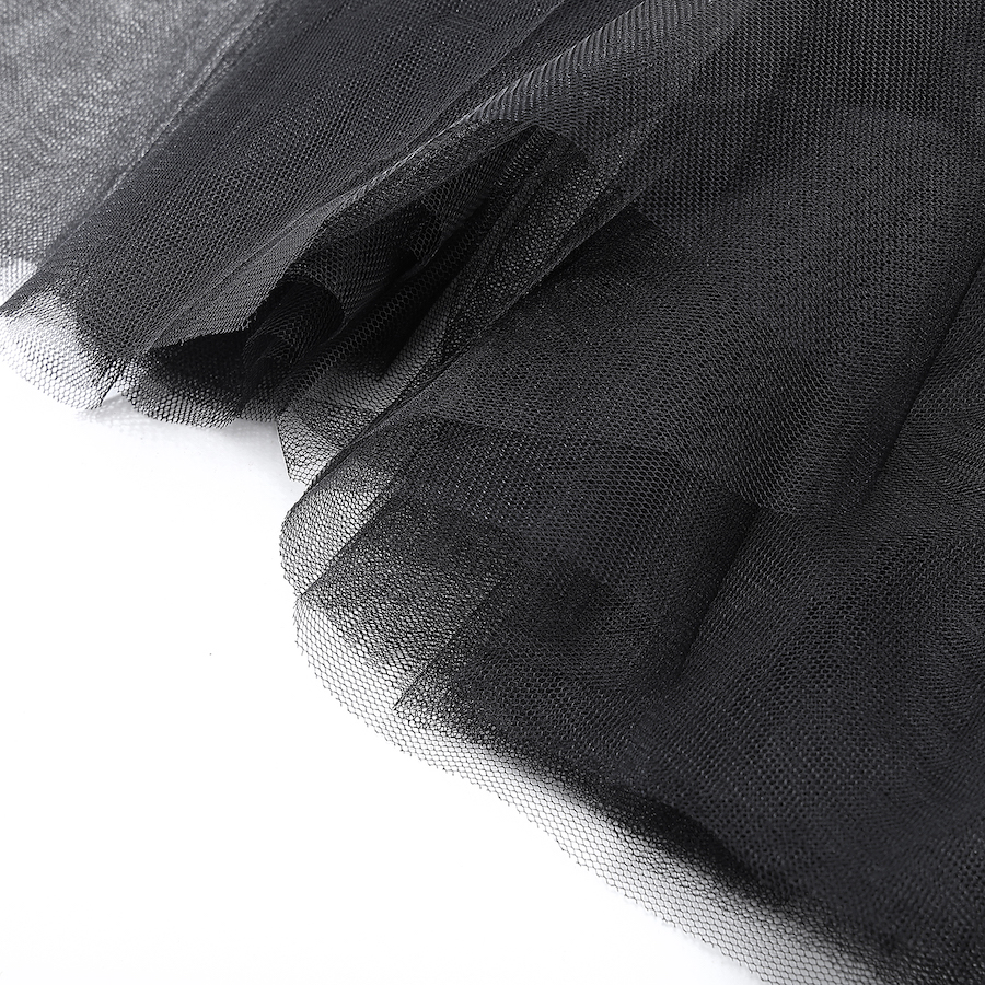 photo n&deg;9 : Robe bustier gothique &agrave; corset et longue tra&icirc;ne en tulle