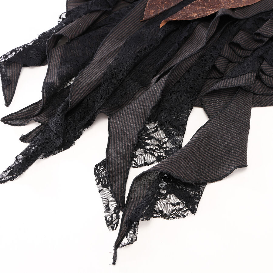 photo n&deg;9 : Jupe steampunk gothique &agrave; volants superpos&eacute;s et ceinture effet cuir - avec dentelle