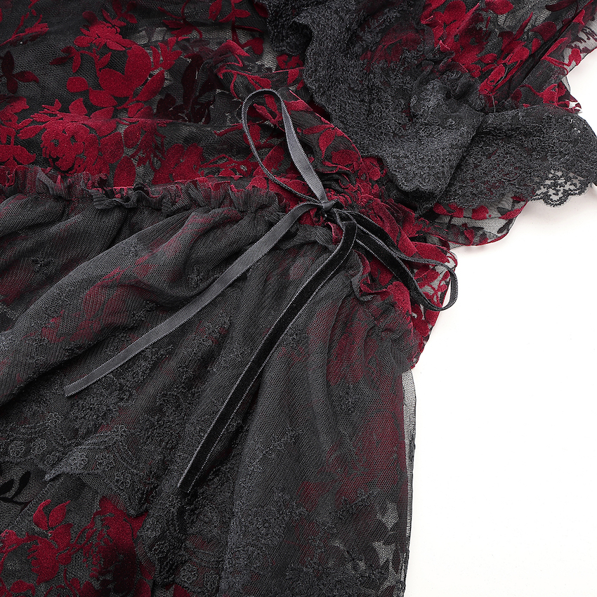 photo n&deg;7 : Robe longue gothique victorienne rouge et noire en tulle fin floqu&eacute; velours