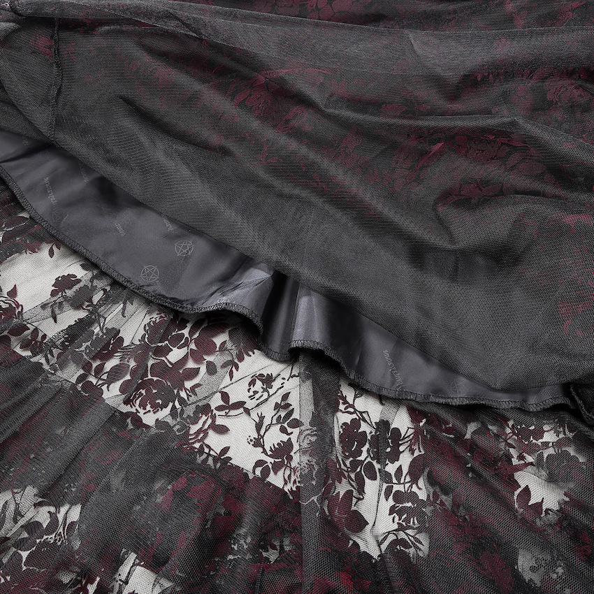 photo n&deg;10 : Robe longue gothique victorienne rouge et noire en tulle fin floqu&eacute; velours