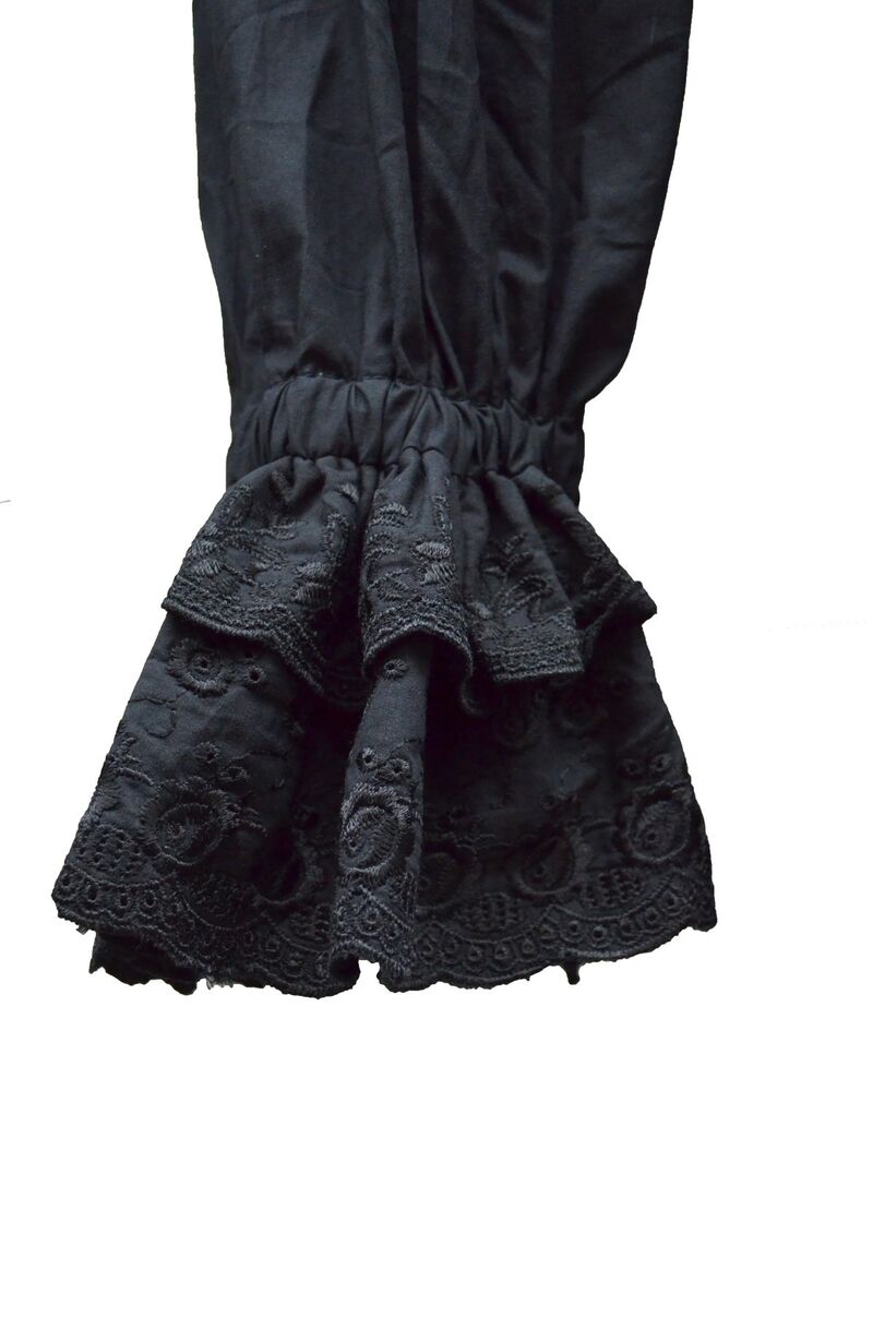 photo n°8 : Chemise noir à Jabot Victorienne, pour Femme