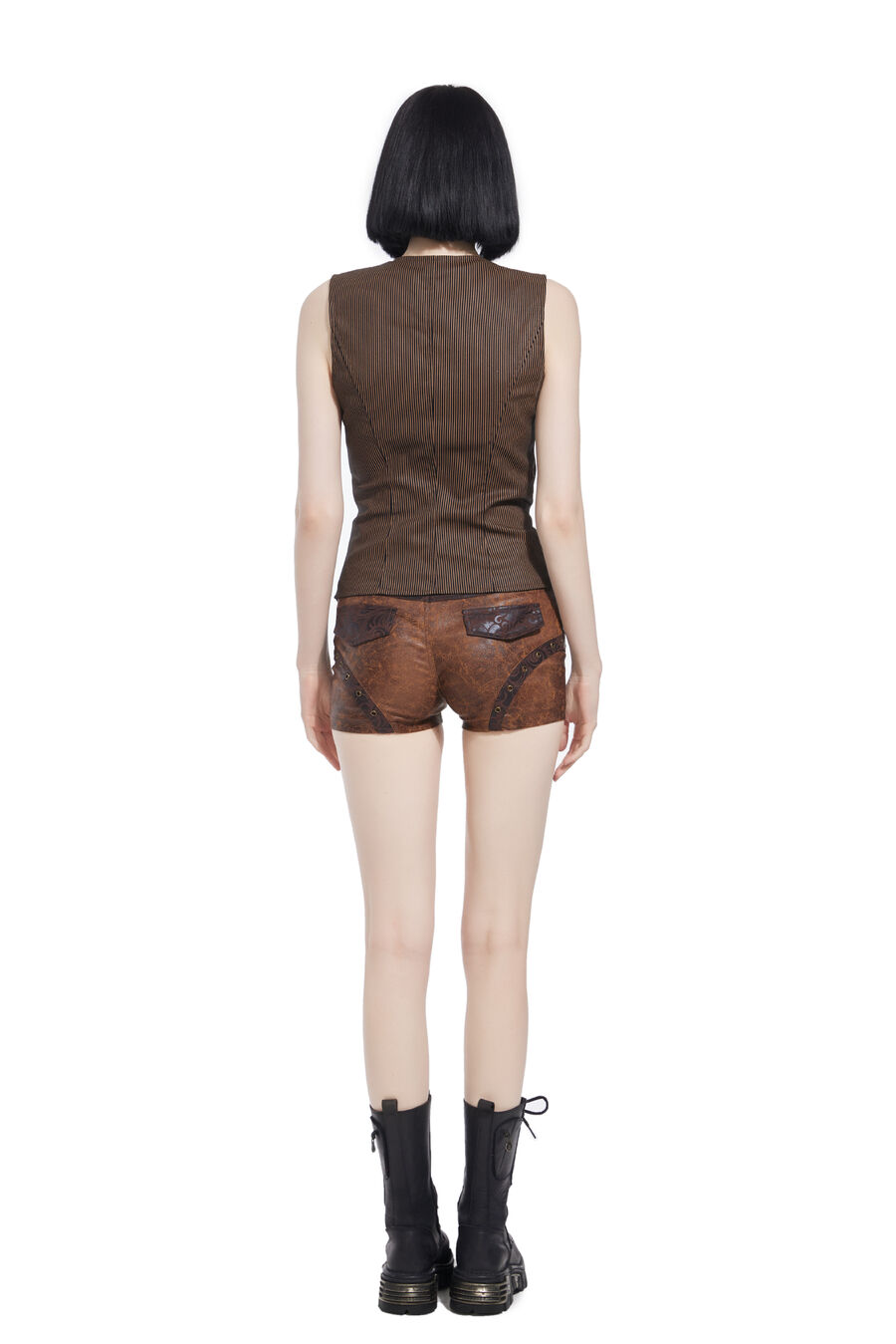 photo n°3 : Short Steampunk Similicuir pour Femme