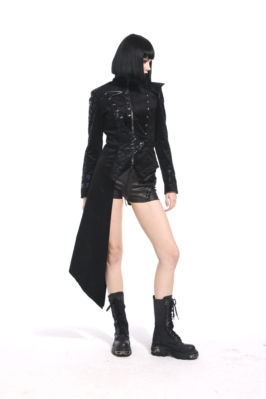 photo n°3 : Short Steampunk Similicuir pour Femme