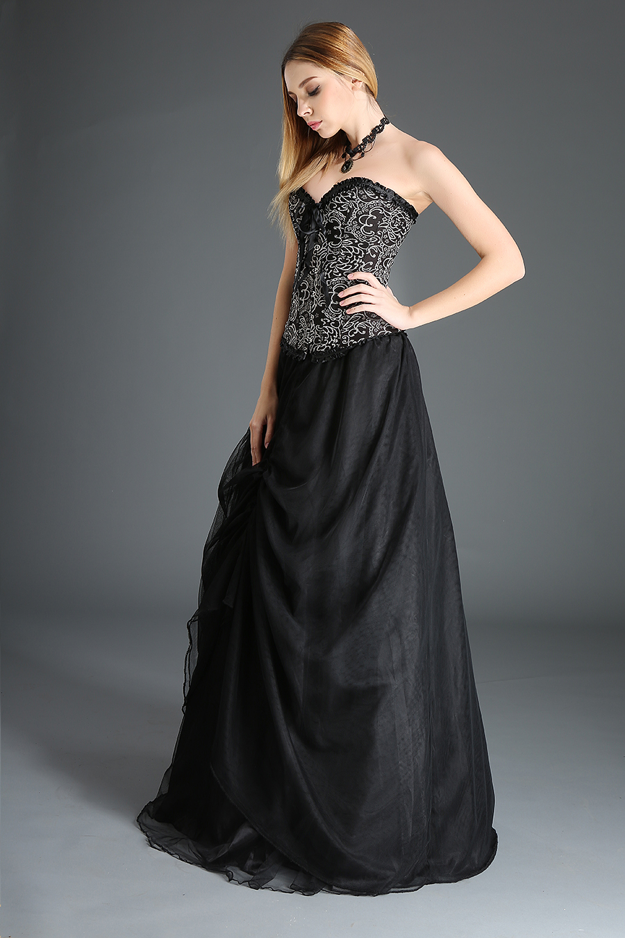 photo n°3 : Longue jupe en dentelle