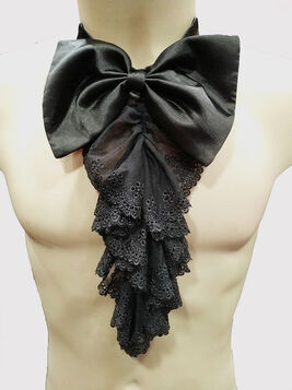 Jabot en dentelle pour homme