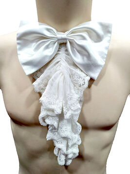 Jabot en dentelle pour homme