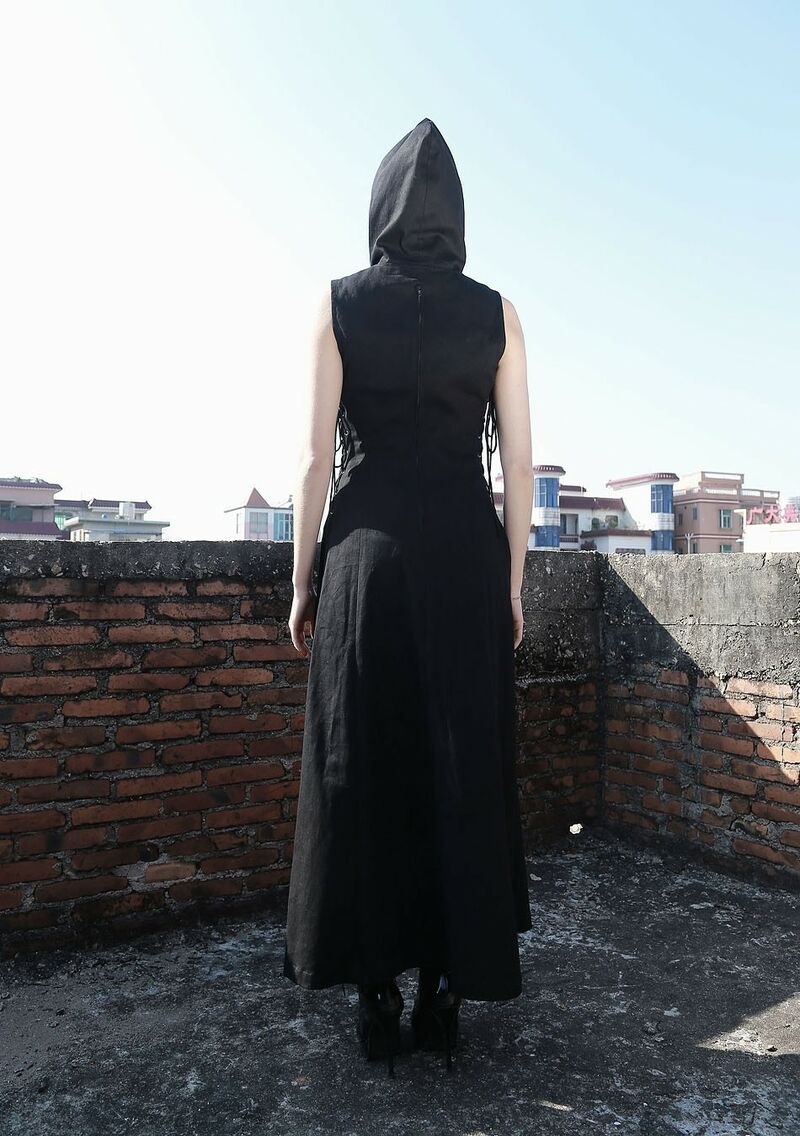 photo n°11 : Longue veste gothique femme
