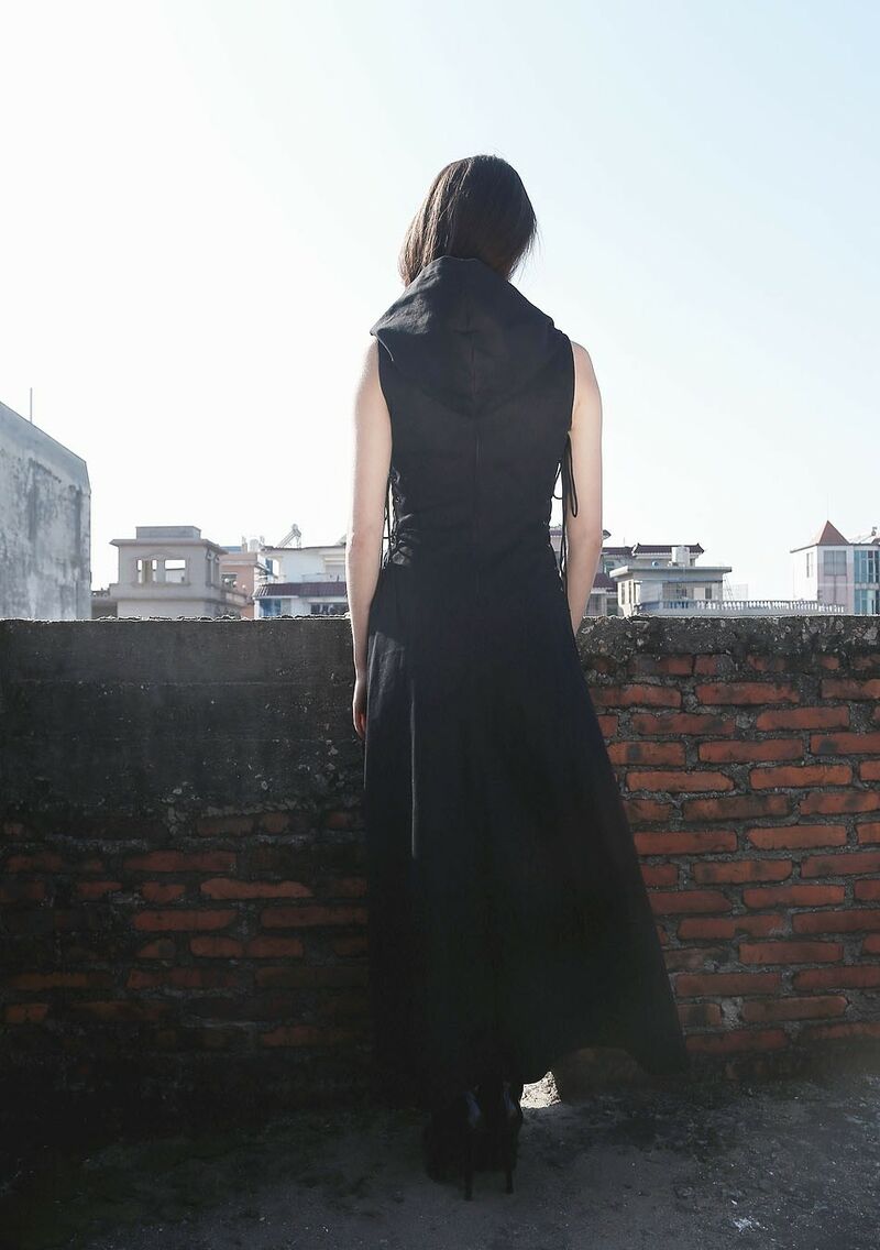 photo n°5 : Longue veste gothique femme