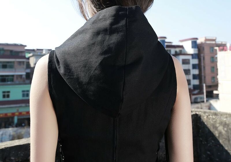 photo n°10 : Longue veste gothique femme