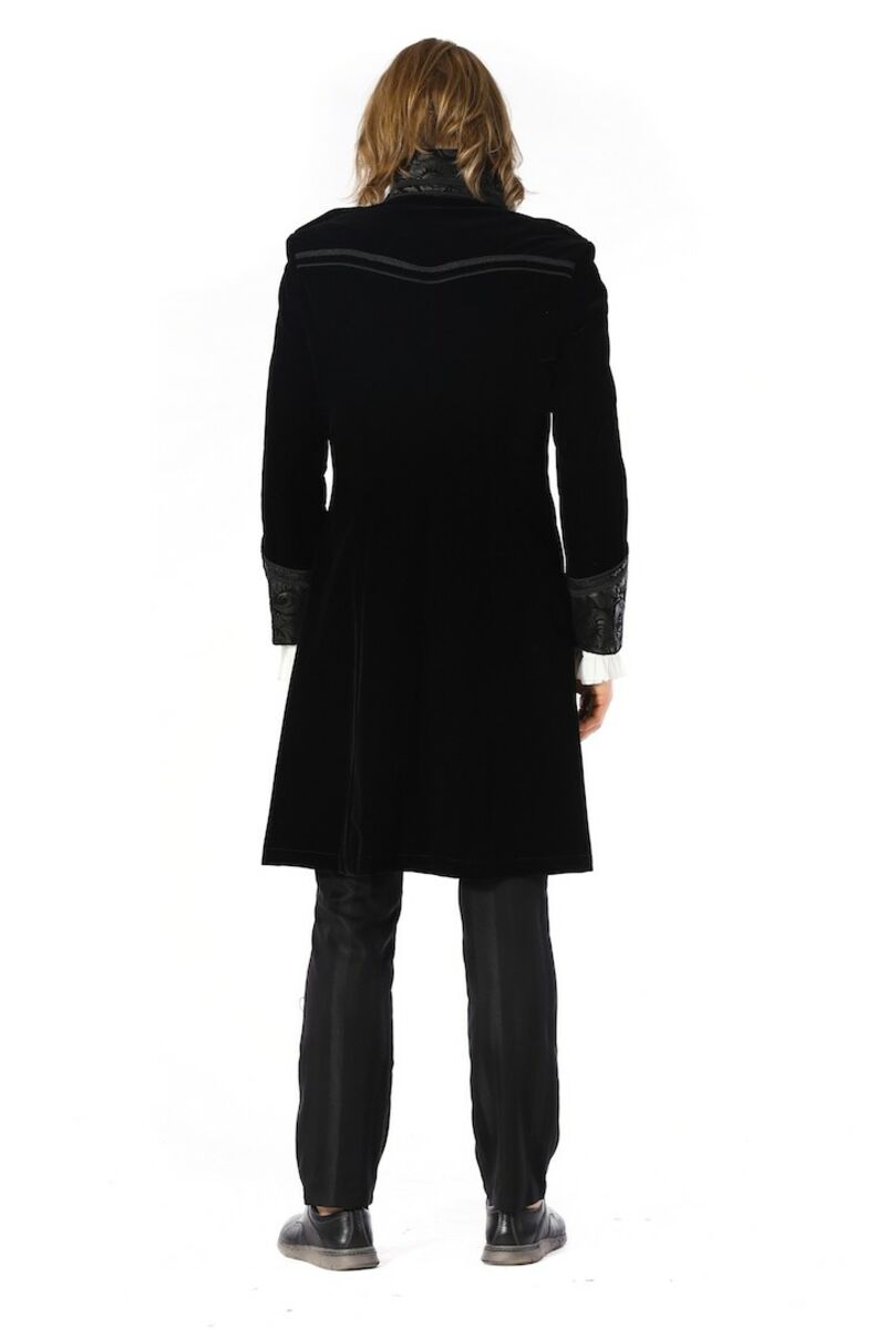 photo n°3 : Manteau en velours noir gothique