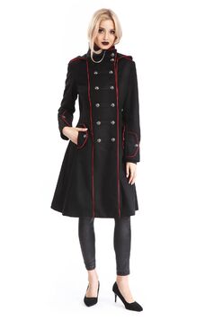 Manteau noir et rouge femme
