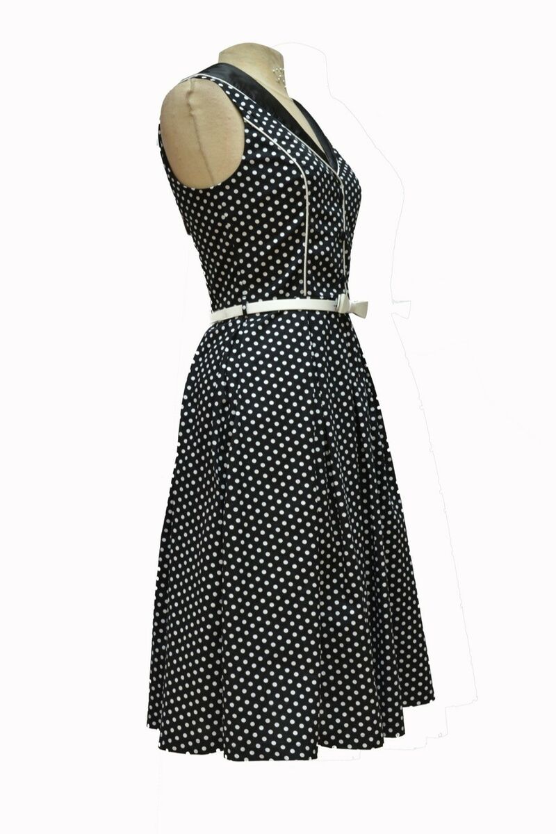 photo n°5 : Robe Glamour sans manche noir avec point blanc