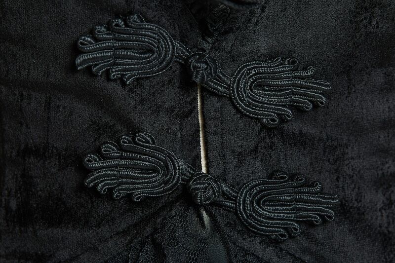 photo n°7 : Veste courte en dentelle et velours de soie