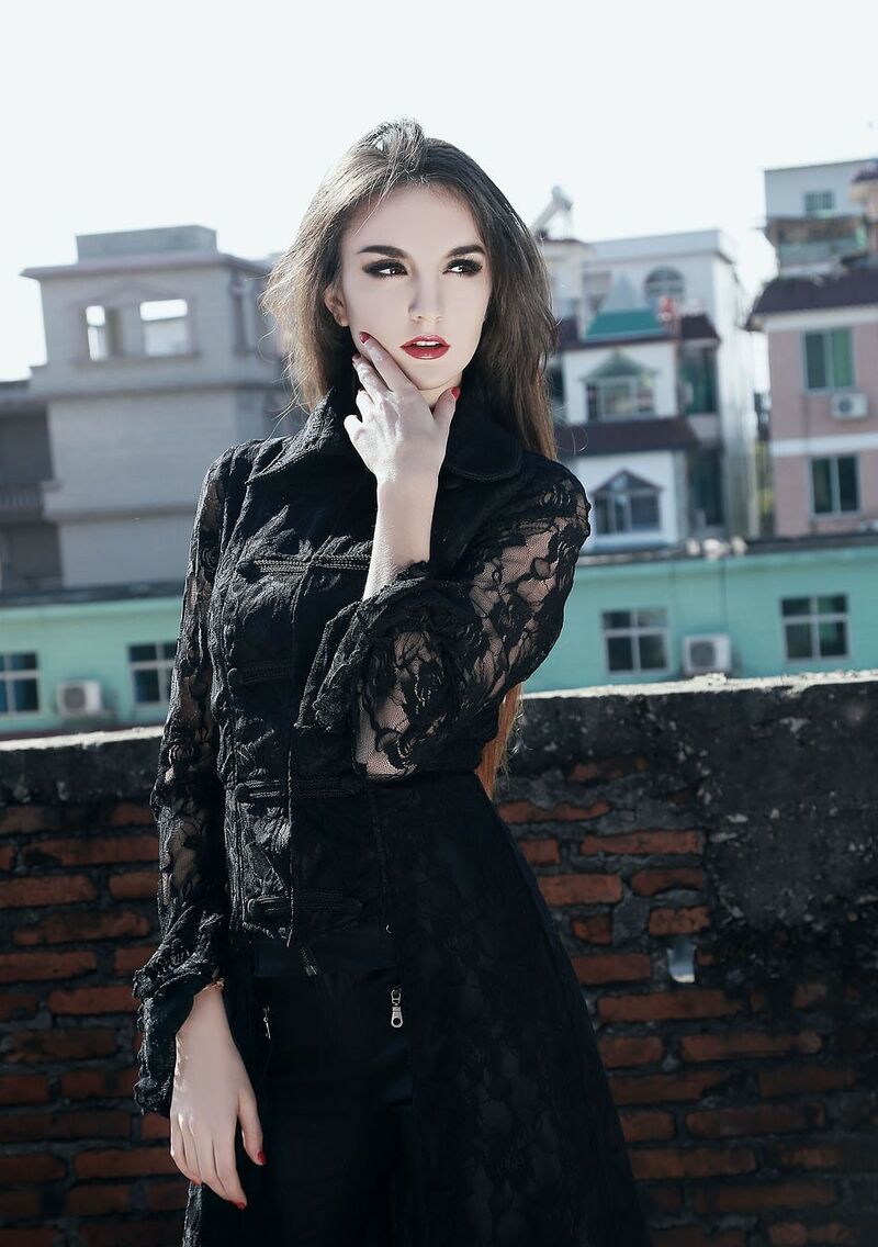 photo n°6 : Veste gothique romantique femme