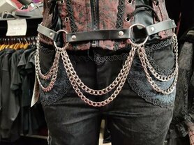 Harnais ceinture femme avec chaîne métal